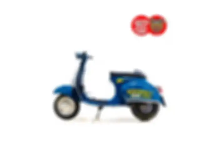 Vespa PTS Elettrico edisi Vespa World Days 2022 memakai basis Vespa PTS 100 tahun 1980.