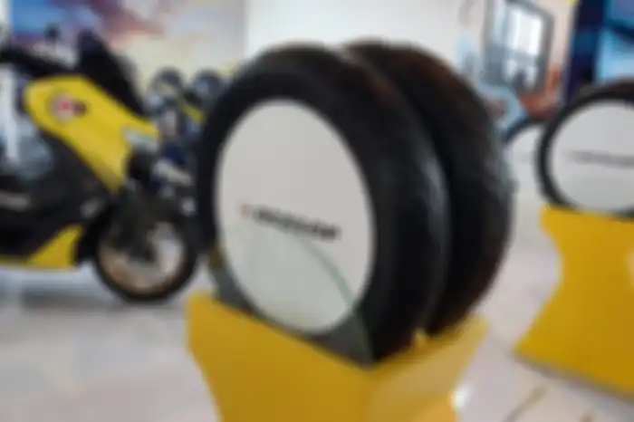 Ban motor baru Dunlop ScootSmart 2 dipajang di GIIAS 2022.