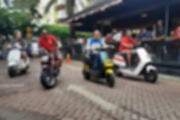 Meriahnya Lomba 'slow drag race' pada Merah Putih Ride 17 Agustus 2022