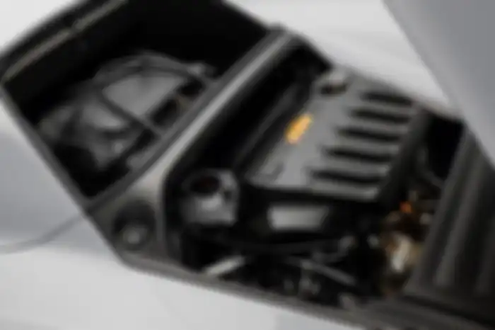 KTM X-Bow GT-XR dibekali mesin lima silinder 2.500 cc turbocharged yang diturunkan dari Audi.