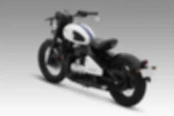 Sesuai namanya, Jawa 42 Bobber kental aura motor bobber, mulai dari setang lebar, jok single seat rendah, dan tangki bensin besar.