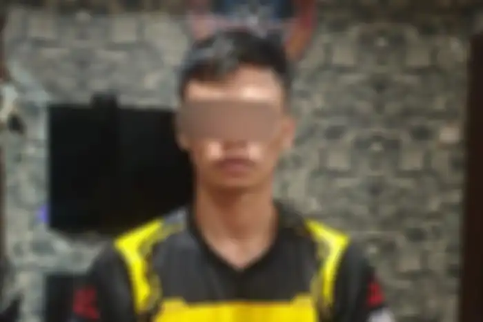 Pemuda beinisial MI (28) ditangkap polisi gara-gara beli motor matic Honda BeAT hasil curian.