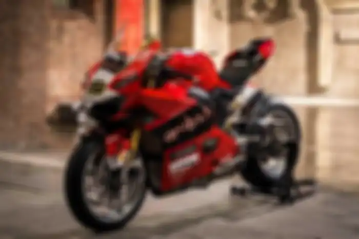 Ducati Panigale V4 S dibalut livery Panigale V4 R tunggangan Alvaro Bautista.