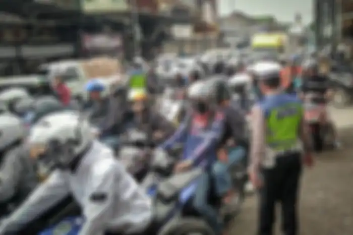 Polisi bubarkan ribuan bikers sunmori di Lembang.