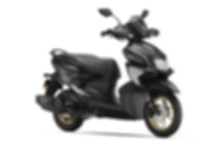 Yamaha RayZR Street Rally warna Matt Black.