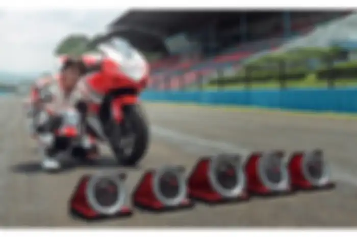 Alshad Ahmad pamer koleksi podium IRS