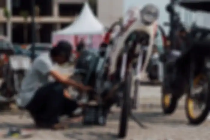 Motor custom gaya Bosozoku garapan Dede Juntha, Brand Ambassador Deus Ex Machina Indonesia.