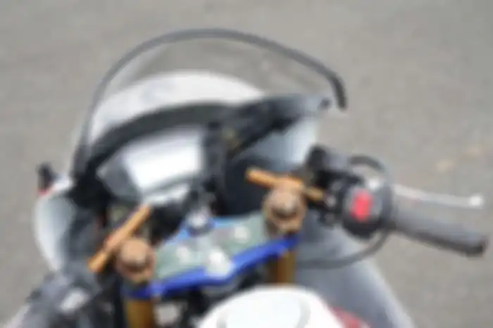Area kokpit Honda MSX 125 gaya CB1100R.