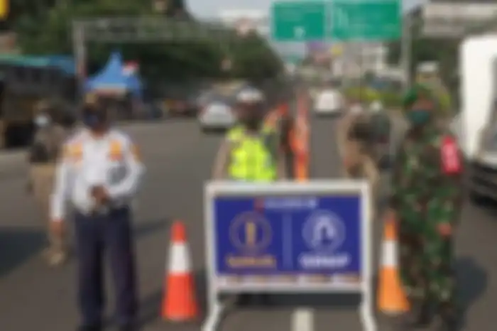 Pemeriksaan ganjil genap di Jalan Ciawi, Simpang Gadog.