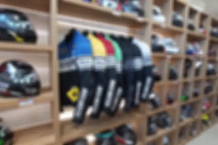Berbagai helm terkenal dan riding apparel premium seperti jaket Yellow Corn tersedia di Rider'Spot Sedayu.