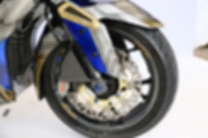 Pengereman depan kena upgrade pakai Brembo.