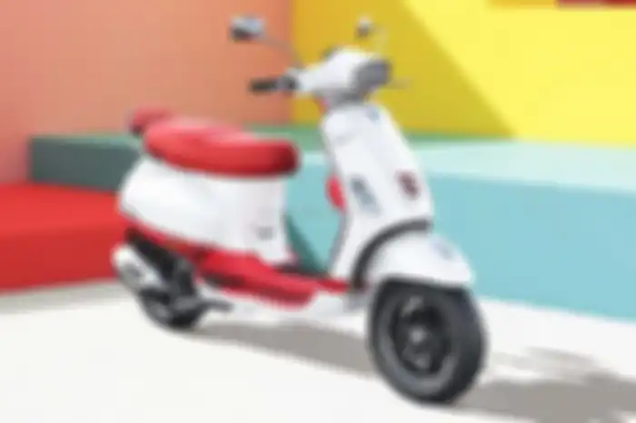 Vespa Dual tipe SXL meluncur di India.