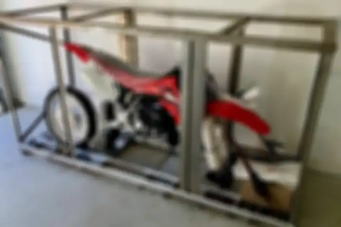 Motor trail 2-tak Honda CR85R tahun 2006.