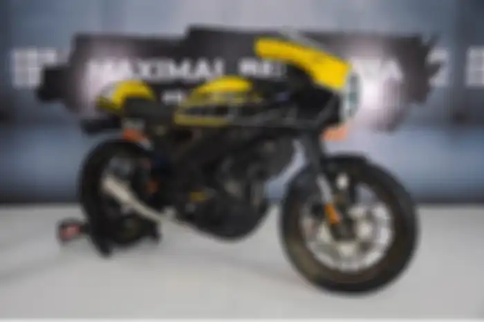 Modifikasi motor custom gaya cafe racer.