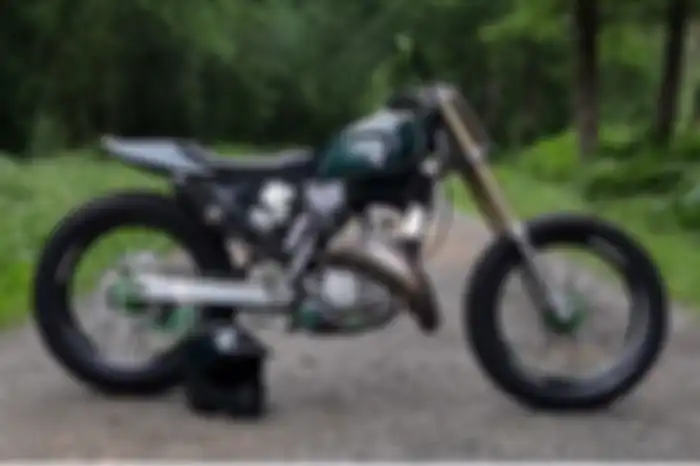 Modifikasi motor custom gaya flat tracker.