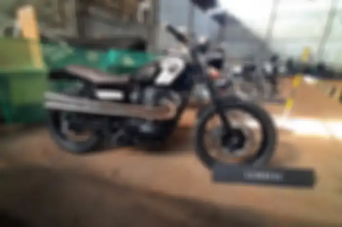 Modifikasi motor custom gaya scrambler.