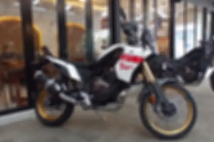 Yamaha Tenere 700 dengan grafis World GP 60th Anniversary Racing.