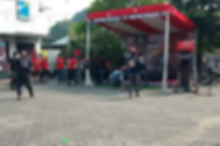 Permainan tradisional jadi hiburan di pra-event Satmori Kemerdekaan Bikers United.