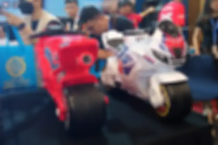 PT Sinar Harapan Plastik (SHP Toys) meluncurkan pre-balance bike SHP 557 Honda CBR600RR dan sudah berlisensi Honda.