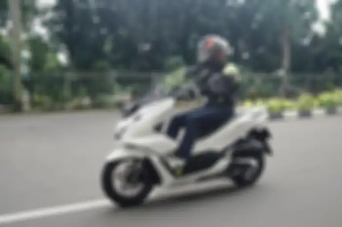 Honda PCX 160 dites tim OTOMOTIF.