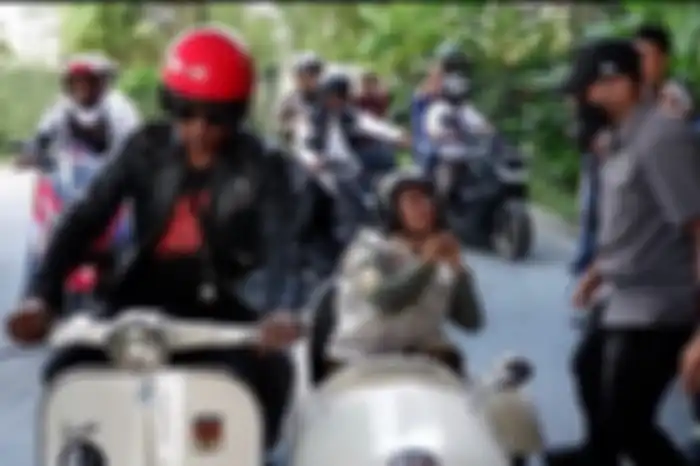 Cawapres nomor urut 03, Mahfud MD sampai di lokasi acara pertemuan dengan para tokoh Riau, di Pekanbaru.