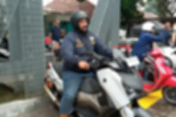 Ustadz Subhan Bawazier, pendakwah yang hobi motor.