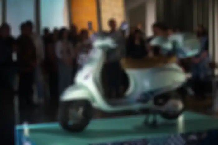 Vespa Batik jadi motor pertama edisi spesial yang dirakit di pabrik Piaggio Group di Cikarang.