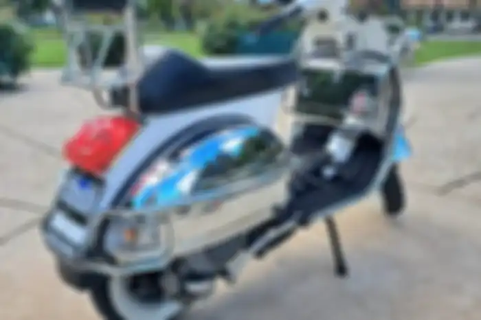 Tepong kena krom, lalu dipasang side panel crash bar.