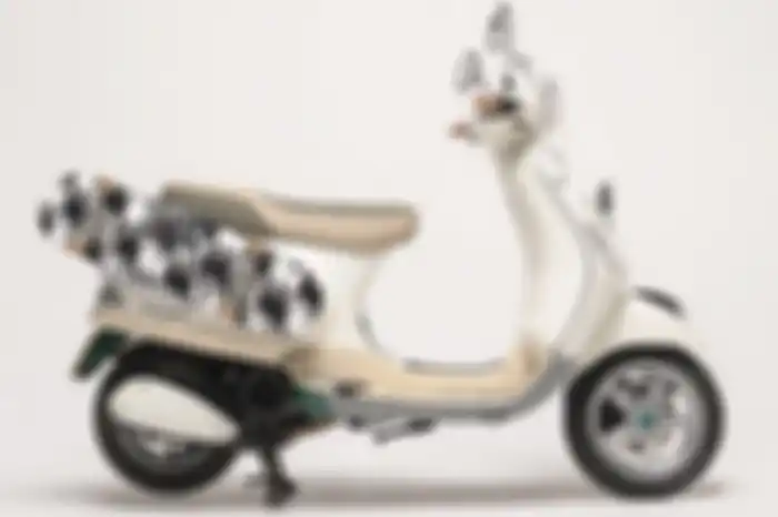 Vespa LX dimodif Vespuci untuk proyek kolaborasi Driven Humankind dan Salvadore Atelier.