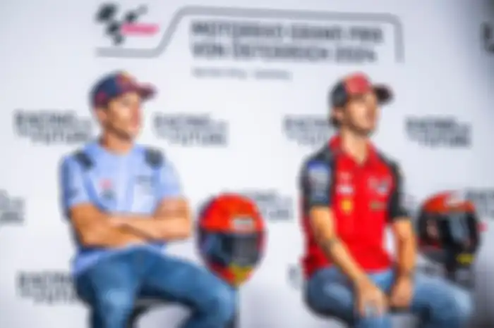 Marc Marquez (kiri) dan Pecco Bagnaia (kanan) di konferensi pers jelang MotoGP Austria 2024 di Sirkuit Red Bull Ring, Spielberg, Kamis (15/8/2024).