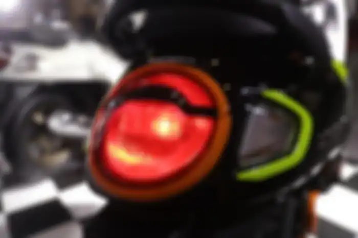 Garnish Tail Light dan Garnish Rear Winker.