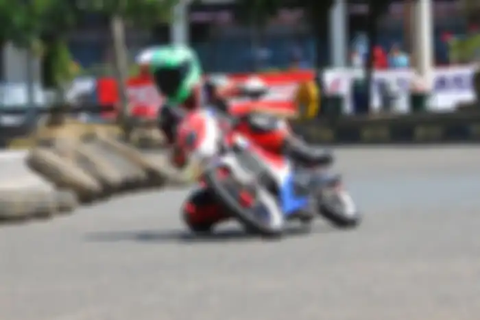 Adieta Harianoor bikin kejutan, pembalap pemula juara ke-1 kelas Honda Sonic/Supra GTR Tune Up Pemula.
