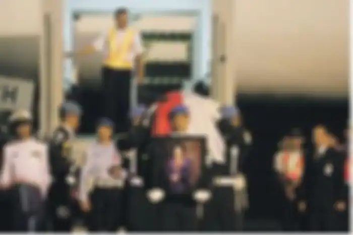 Jenazah Ainun tiba di Bandara Halim Perdana Kusuma.