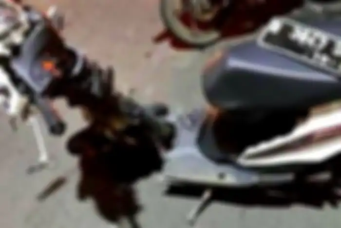 Motor Beat yang jatuh dari Flyover Casablanca