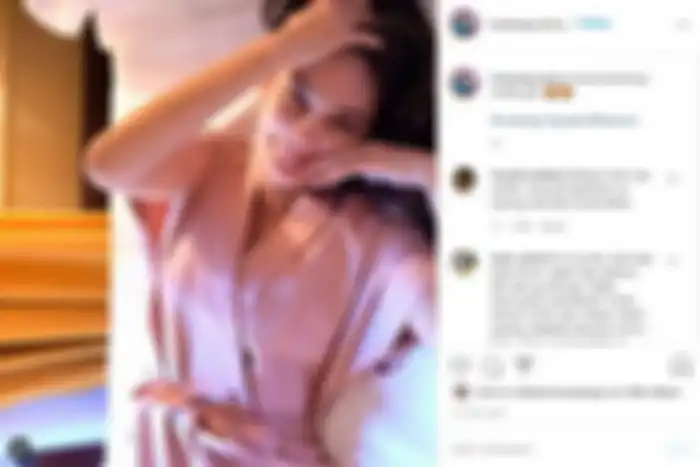 Muka bantal Luna Maya