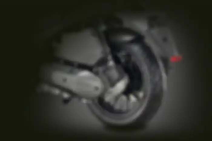 Tersemat mesin 125 cc berpendingin air dengan injeksi EFI dari BOSCH.