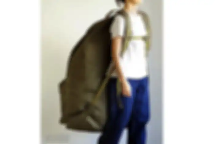 Tas ransel raksasa buatan CWF