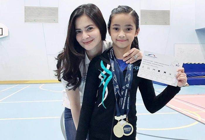 Cut Tari bersama sang anak, Sidney Azkassyah Yusuf