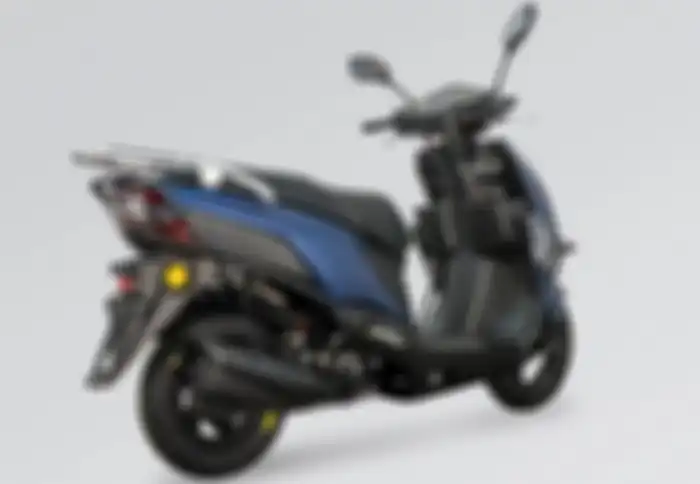 Motor matic bongsor punya fitur lengkap dan kapasitas tangki 14 liter, cocok untuk penggemar touring.