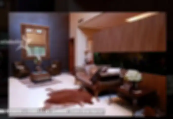 Salah satu ruangan di rumah Jennifer yang terdapat akuarium
