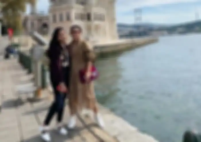 Potret Khirani Trihatmodjo dan Mayangsari saat berlibur ke Istanbul, Turki
