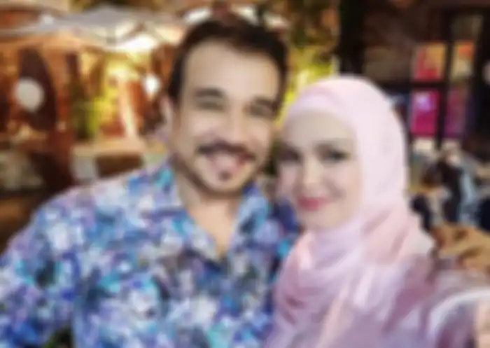 Siti Nurhalizah dan suaminya, Datuk Seri Khalid Mohamad Jiwa