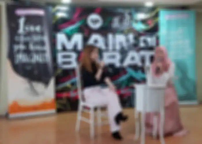 Ngobrol seru di After School soal kehidupan mahasiswa rantau bareng Pia Sabani (kanan) seorang mahasiswa Universitas Indonesia yang juga seorang Youtuber