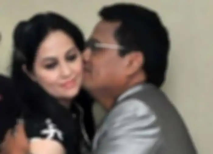 Hotman Paris bertekuk lutut saat menghadapi artis cantik ini. Padahal dia selalu sikat habis lawannya. Foto sang pengacara minta maaf viral.
