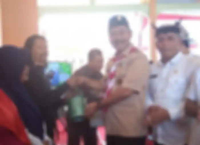 Amirudin mendapatkan bantuan kompresor dari program Kanggo Riko yang diluncurkan pemerintah kabupaten Banyuwangi Rabu (15/8/2018).