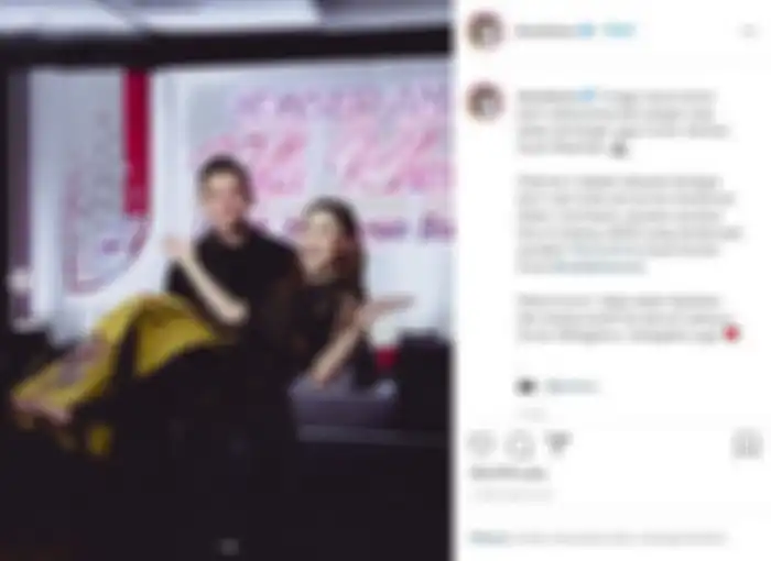 Dory Harsa gendong Nella Kharisma saat foto bareng