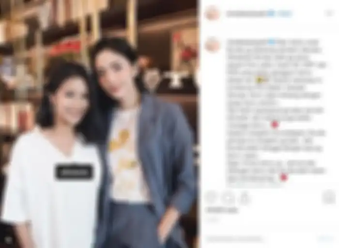 Ririn berfoto dengan anak sambungnya