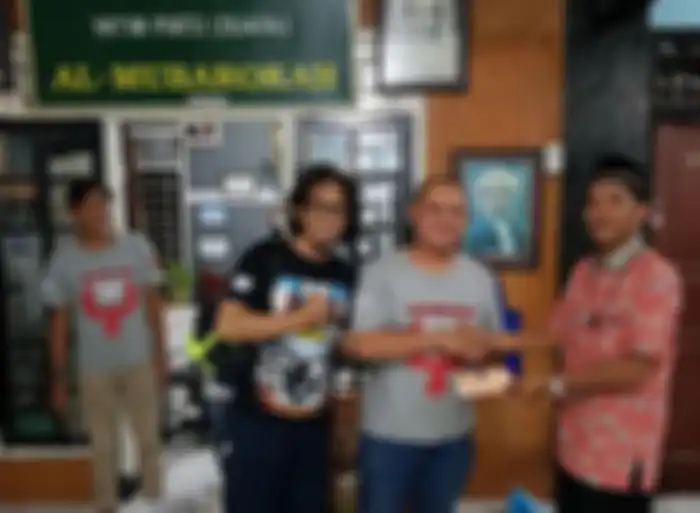 YROI Tangerang Chapter serahkan sumbangan.