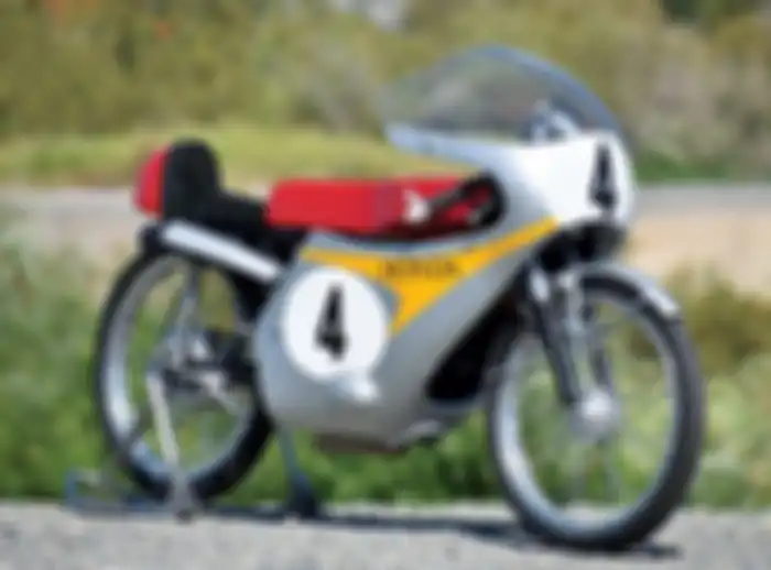 Honda RC116 motor balap bermesin 50 cc 2 silinder.