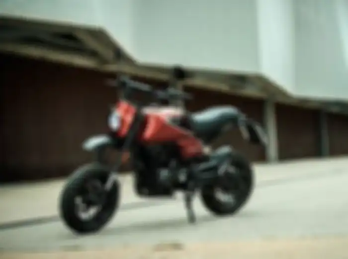 Brixton Crossfire 125 XS, motor mini scrambler siap lawan Honda Monkey.